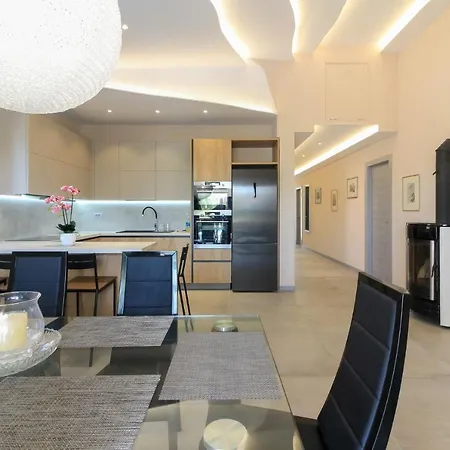 New Modern Riz With Private Pool Near The Town Center And By Wiibuk