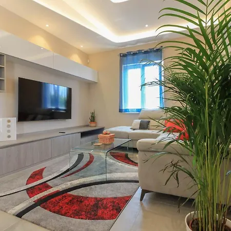 New Modern Riz With Private Pool Near The Town Center And By Wiibuk Villa Pula