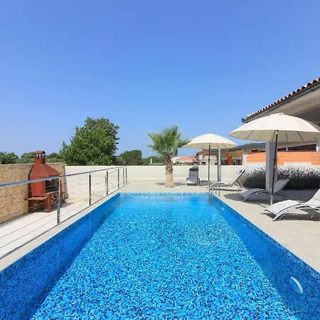 Villa New Modern Riz With Private Pool Near The Town Center And By Wiibuk