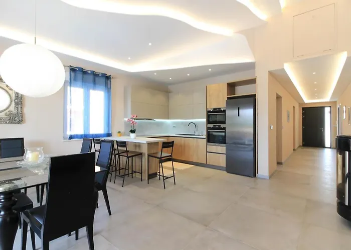 New Modern Riz With Private Pool Near The Town Center And By Wiibuk Willa Pula