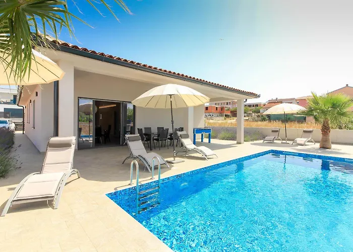 New Modern Riz With Private Pool Near The Town Center And By Wiibuk Willa Pula