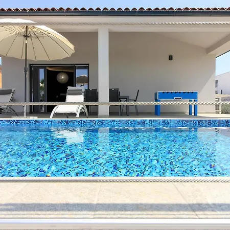 New Modern Riz With Private Pool Near The Town Center And By Wiibuk Villa *