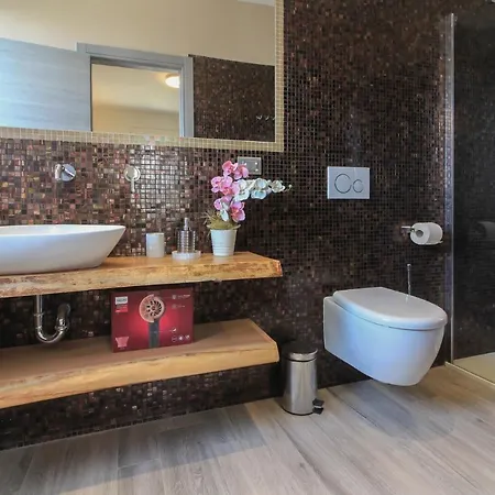 빌라 New Modern Riz With Private Pool Near The Town Center And By Wiibuk 풀라