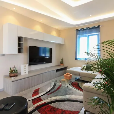 New Modern Riz With Private Pool Near The Town Center And By Wiibuk