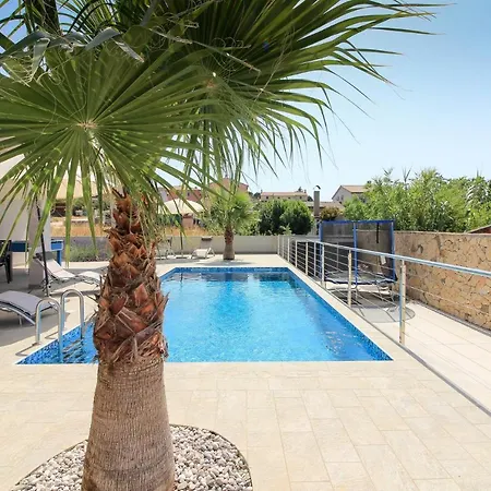 빌라 New Modern Riz With Private Pool Near The Town Center And By Wiibuk *