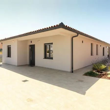 빌라 New Modern Riz With Private Pool Near The Town Center And By Wiibuk *