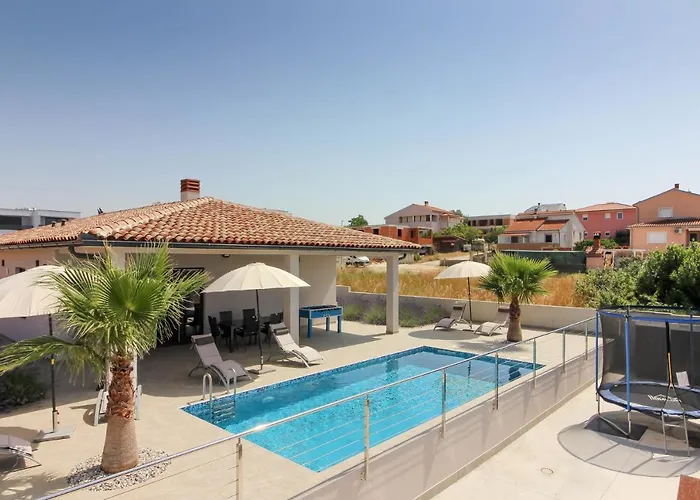 New Modern Riz With Private Pool Near The Town Center And By Wiibuk * Pula