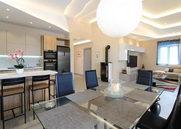 New Modern Riz With Private Pool Near The Town Center And By Wiibuk