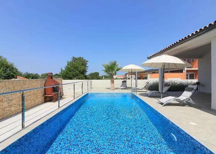Villa New Modern Riz With Private Pool Near The Town Center And By Wiibuk