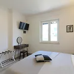 New Modern Riz With Private Pool Near The Town Center And By Wiibuk Pula