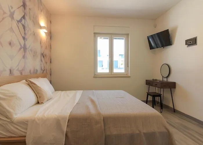 Villa New Modern Riz With Private Pool Near The Town Center And By Wiibuk Pula